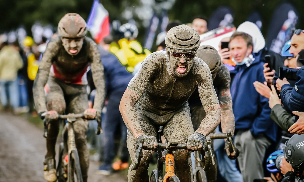 Sonny Colbrelli Mathieu van der Poel Florian Vermeersch Parijs Roubaix 2021 mijnwerkers moddergezichten
