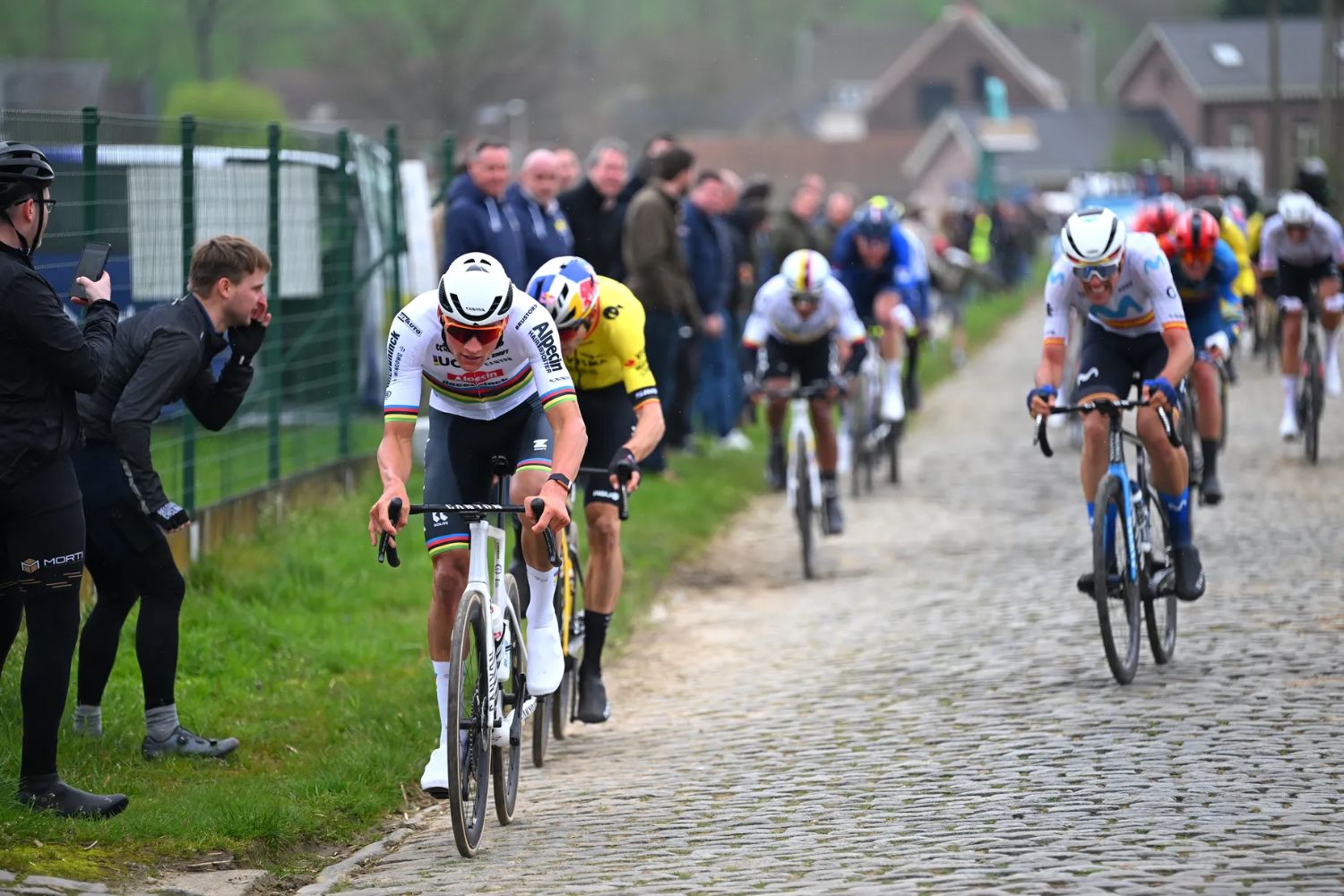 Favorieten Ronde van Vlaanderen 2024 Van der Poel Pedersen Van Aert